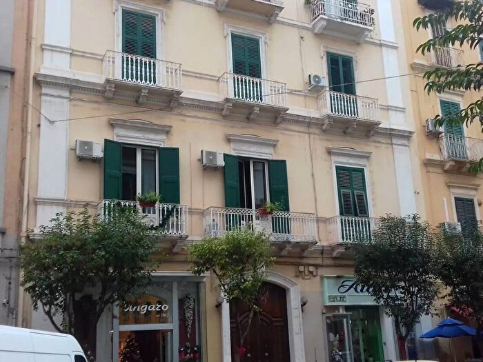 Appartamento trilocale in affitto in Via Cataldo Nitti, Borgo, Taranto