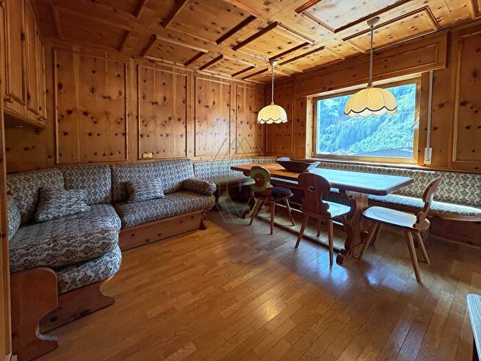 Appartamento quadrilocale in affitto in Strada Val, Santa Cristina Valgardena