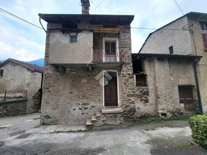 Casa trilocale in affitto in Via IV Novembre, Villapinta, Buglio in Monte