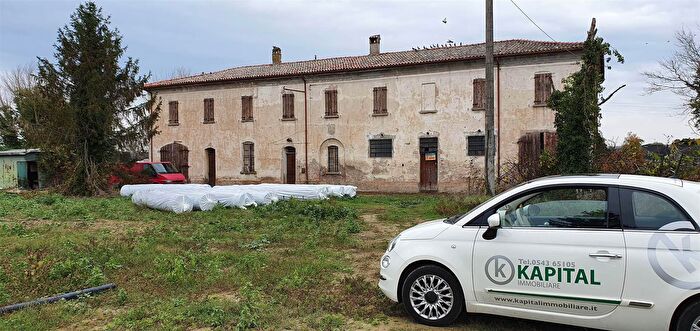 Casa con 18 locali in vendita in Forli