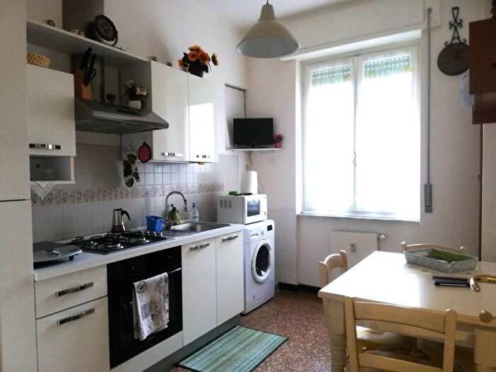 Appartamento monolocale in affitto in Via Matteo Vinzoni, Sampierdarena, Genova