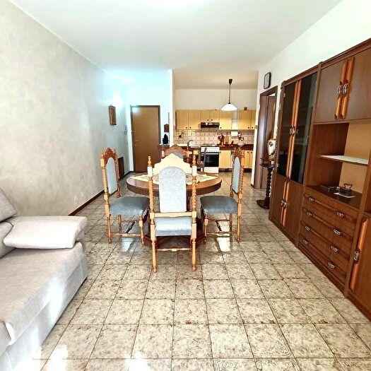 Appartamento con 6 locali in vendita in Polesella