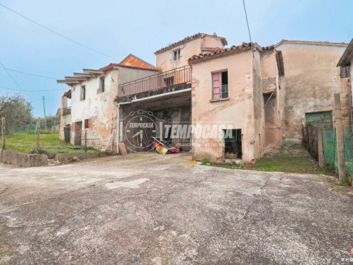Casa quadrilocale in vendita in Via Francesco Petrarca, San Clemente