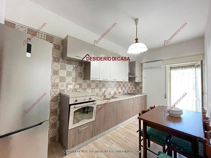 Appartamento trilocale in affitto in Piazza Ventimiglia, Cerignola