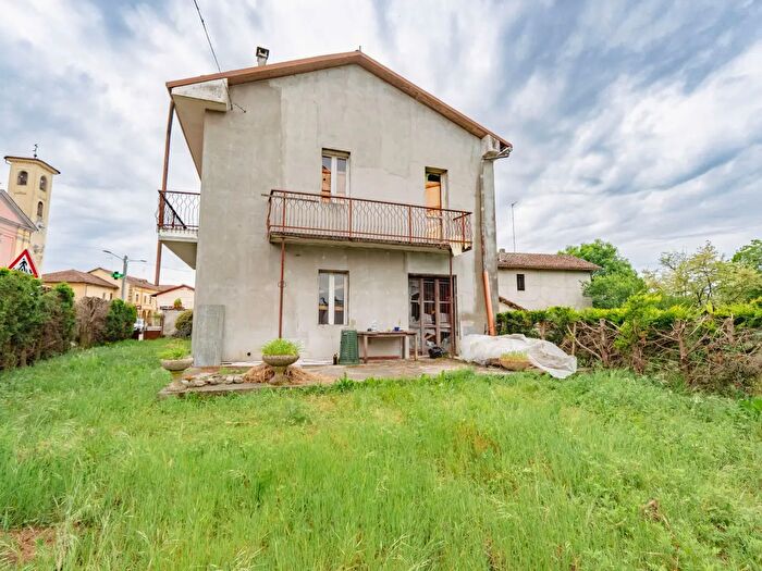 Casa con 6 locali in vendita in Corso Vittorio Emanuele Secondo, Carde