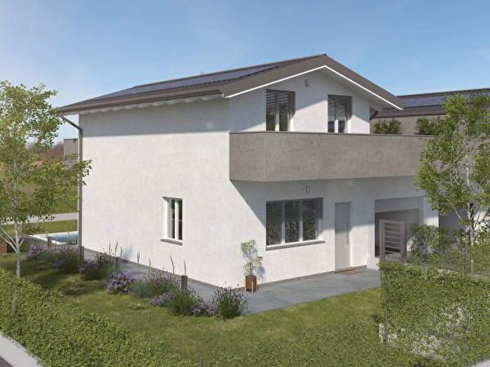 Casa quadrilocale in vendita in Via Guglielmo Marconi, Uggiate con Ronago