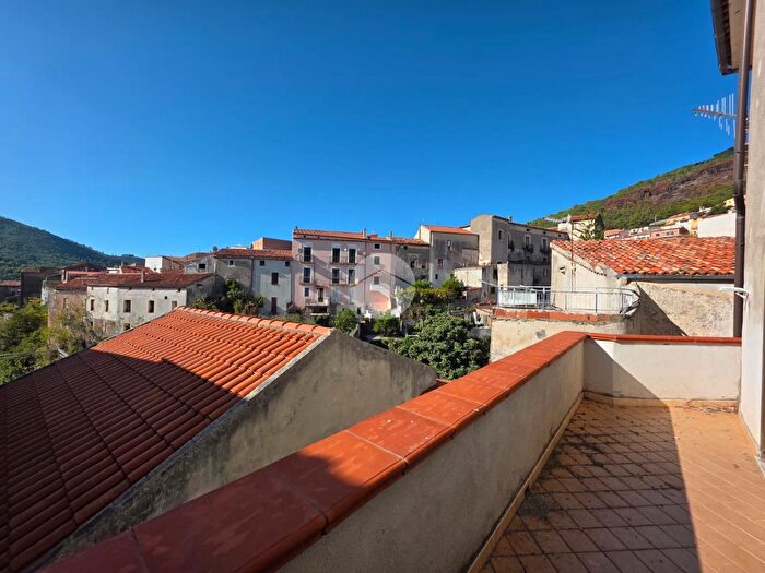 Appartamento trilocale in vendita in Calata Abate Marco, Tortora