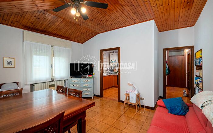 Casa quadrilocale in vendita in Via Stradone Secchia, Castellarano