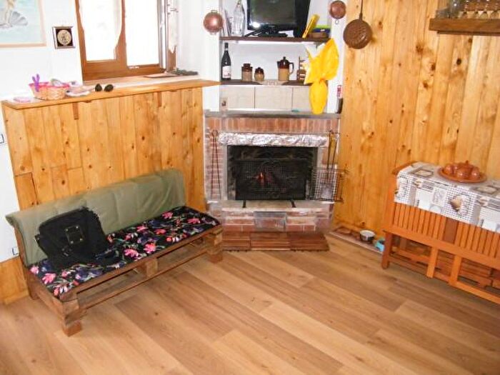 Appartamento trilocale in vendita in Via Cerito, Guarcino