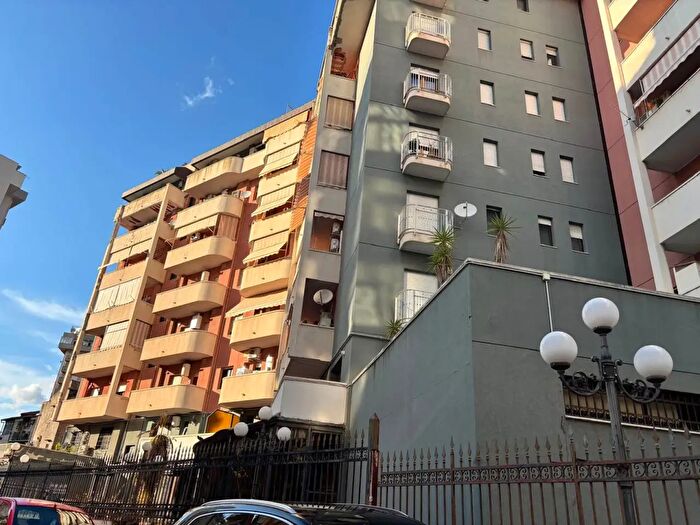 Appartamento con 5 locali in vendita in Palermo