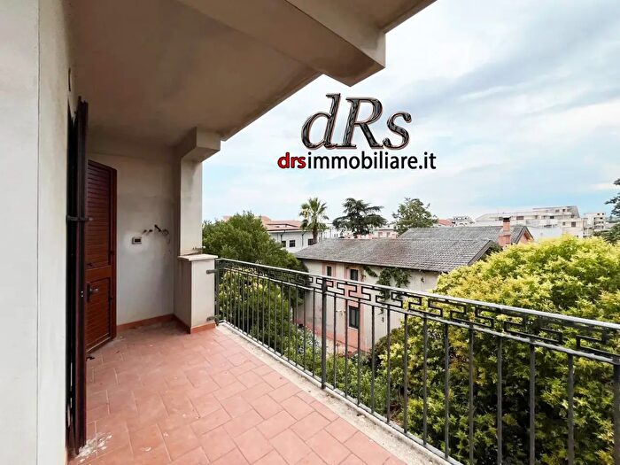 Appartamento trilocale in vendita in Via Marche, Pisticci