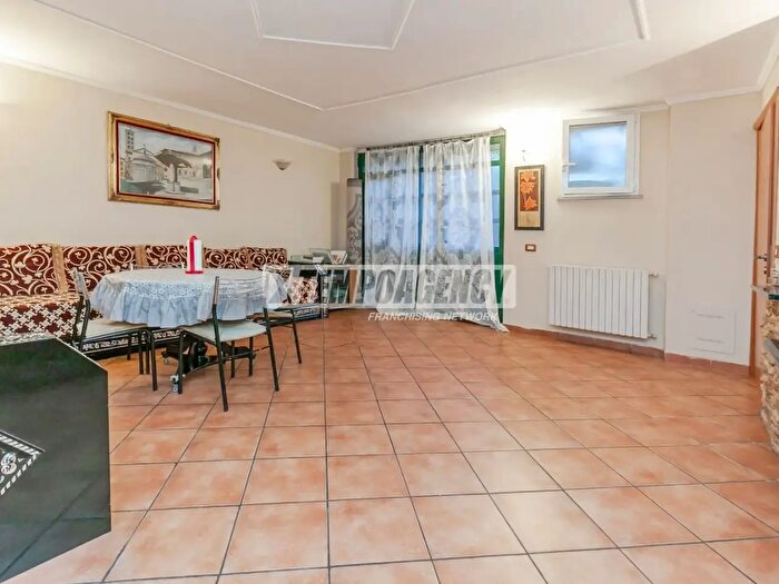 Appartamento quadrilocale in vendita in Via Simone De Gatti, Bresso