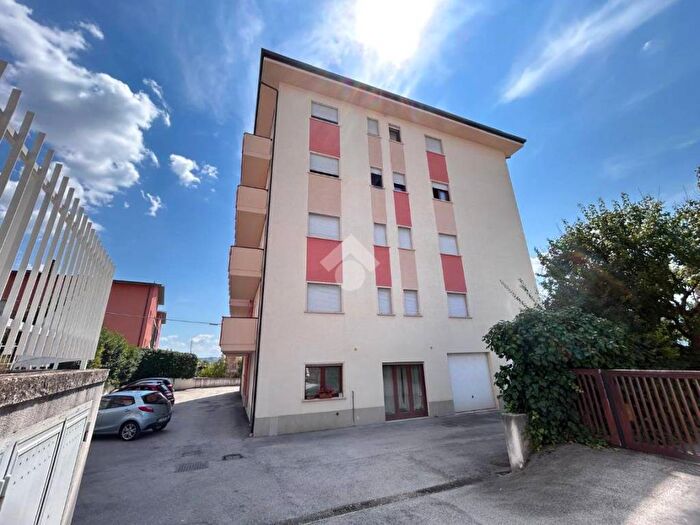 Appartamento con 5 locali in affitto in Via Antica Arischia, Pettino Cansatessa, LAquila