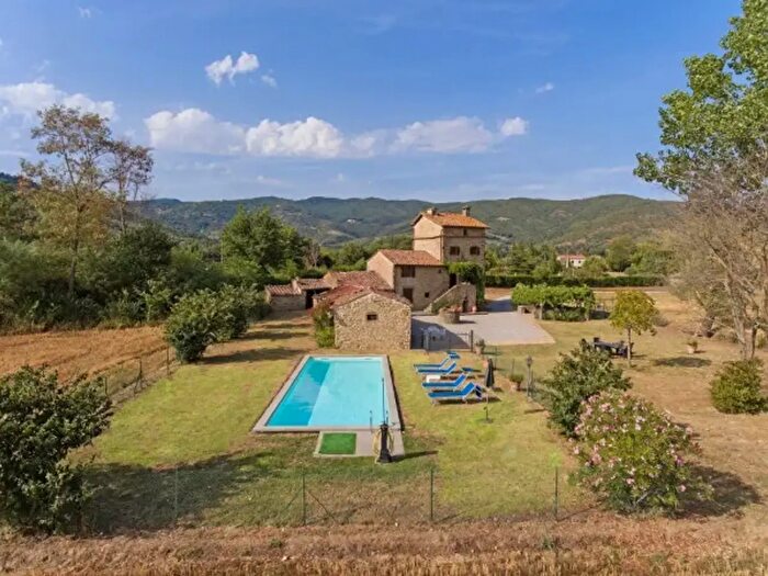 Casa con 6 locali in vendita in Case Sparse Cortona, Cortona