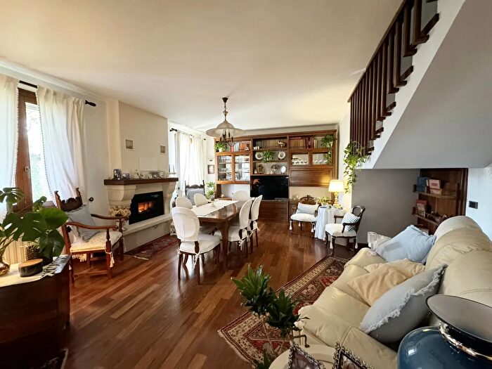 Casa quadrilocale in vendita in Via Umbria, Monselice