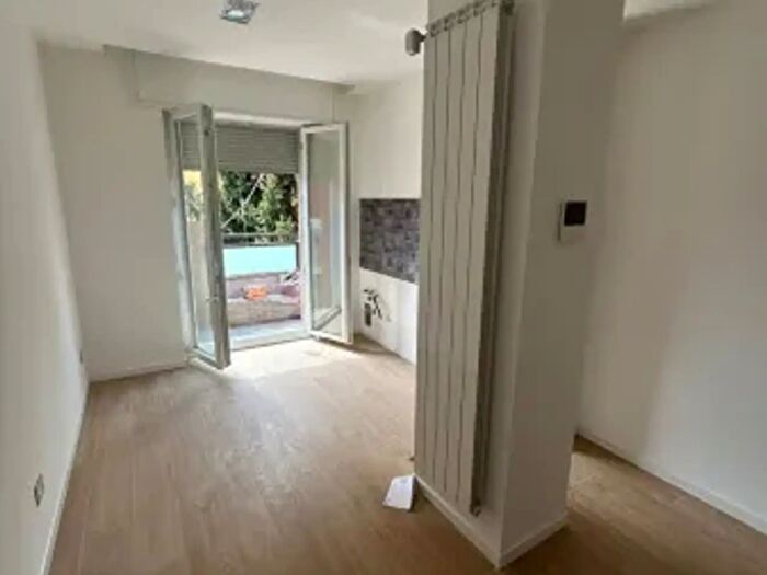 Appartamento trilocale in vendita in Via Ugo Betti, Milano