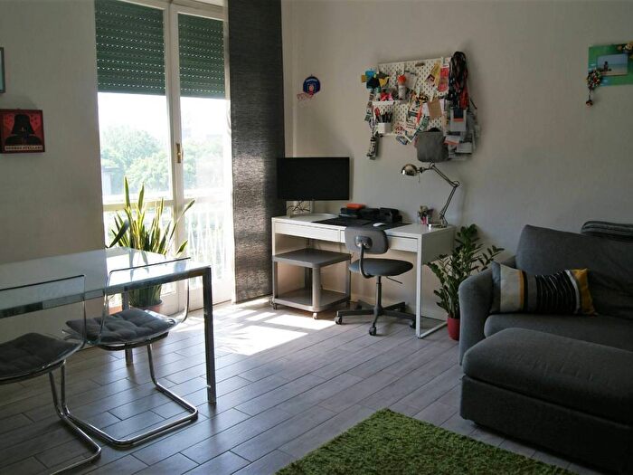 Appartamento bilocale in affitto in Via Gerolamo Forni, Comasina, Milano