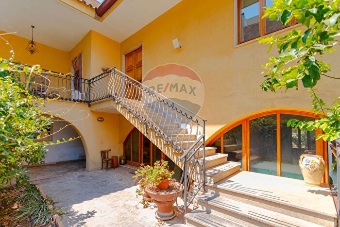 Casa con 5 locali in vendita in Via Giovanni Boccaccio, Conversano