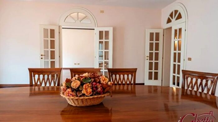 Appartamento con 7 locali in vendita in Corso Giuseppe Mazzini Centro Finale Emilia Modena, Finale Emilia