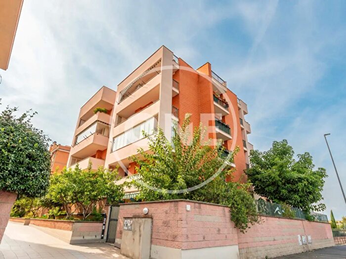 Appartamento quadrilocale in vendita in Via Achille Capizzano, Roma