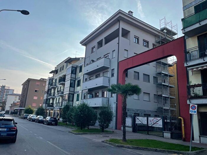 Appartamento trilocale in vendita in Via Piave, Centro, Muggiò