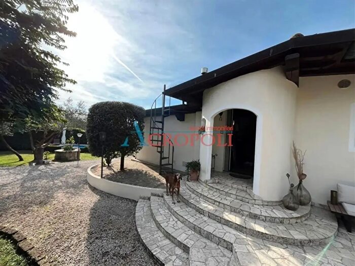 Casa con 5 locali in vendita in Via Settevene Est, Trevignano Romano