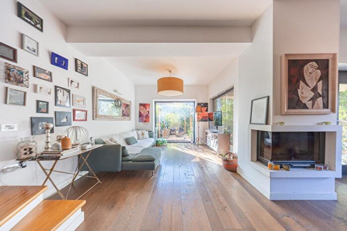 Casa con 5 locali in vendita in Via Vincenzo Arangio Ruiz, Roma