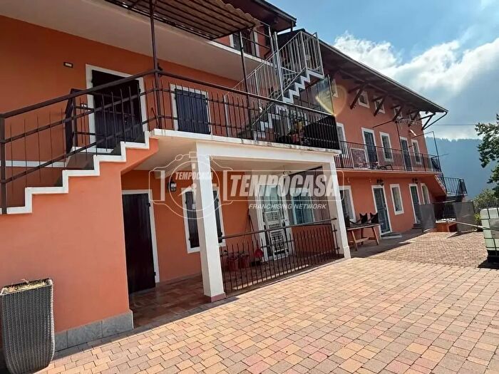 Casa con 6 locali in vendita in Borgata Mompellato Tricetto, Rubiana