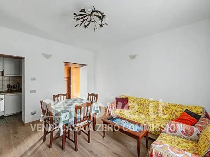 Appartamento bilocale in vendita in Via XXVI Agosto, Morazzone