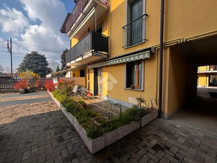 Appartamento bilocale in vendita in Via N Sauro, Venegono Superiore