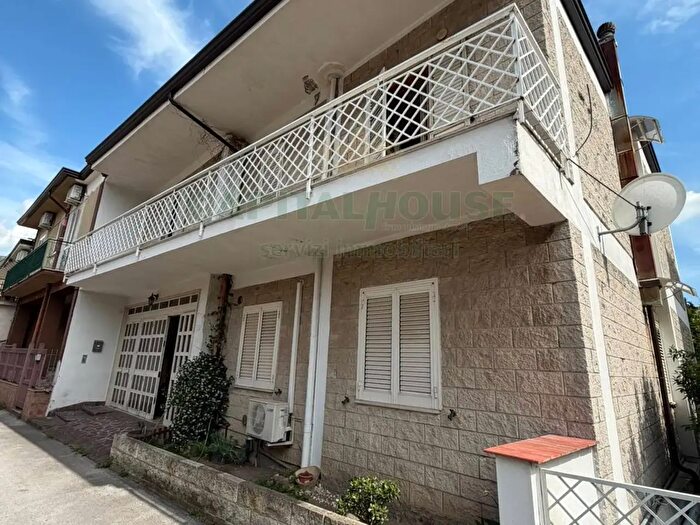 Casa con 6 locali in vendita in Via San Nicola, Avella
