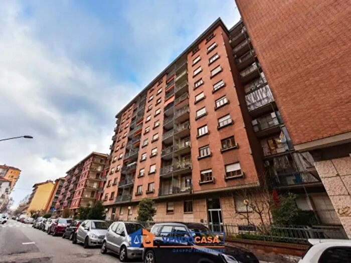 Appartamento trilocale in vendita in Via Albenga, Torino