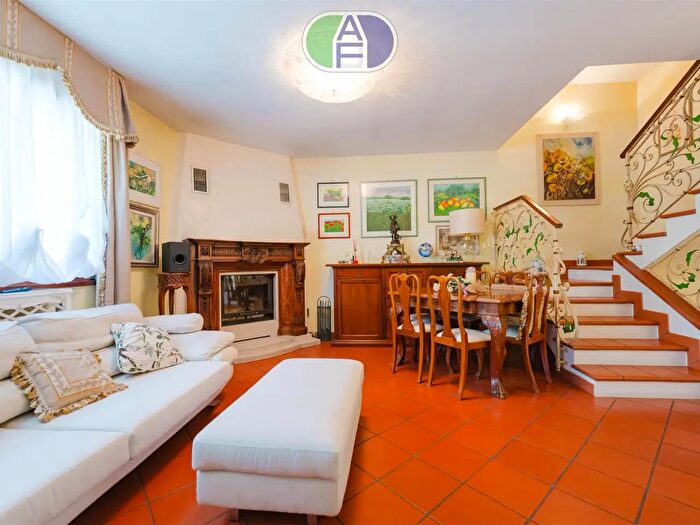 Casa con 7 locali in vendita in Via Miranese, Venezia
