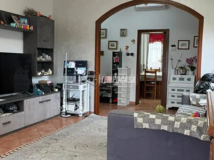 Appartamento trilocale in vendita in Strada Circonvallazione Sud, Mantova