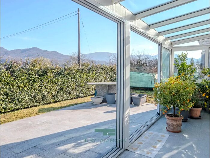 Casa quadrilocale in vendita in Mesenzana