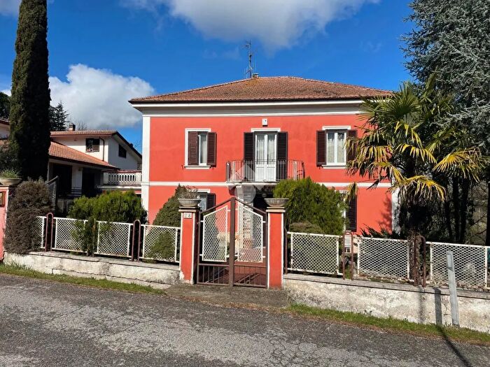 Casa con 6 locali in vendita in Via Fallena, Casalvieri