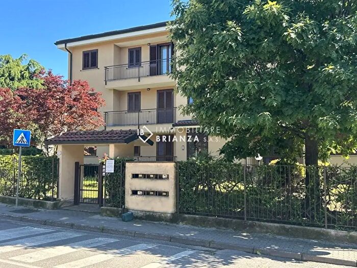 Appartamento trilocale in vendita in Via Giorgio La Pira, Besana In Brianza