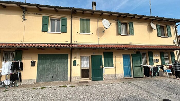 Casa bilocale in vendita in Via del Borgo, Malalbergo