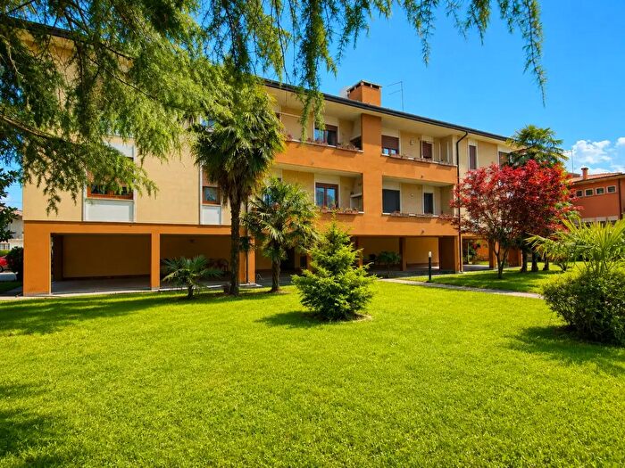 Appartamento trilocale in vendita in Via Enrico Fermi, Camisano Vicentino