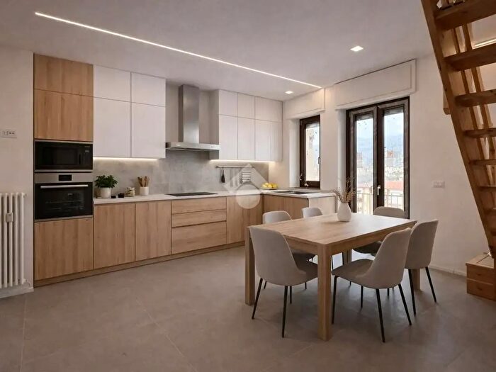 Appartamento con 5 locali in vendita in Corso Re Umberto, Verzuolo