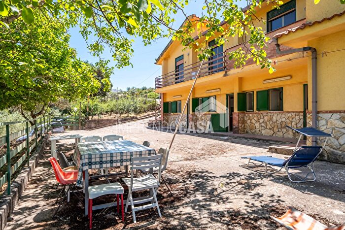 Casa con 14 locali in vendita in Via Esterna Renda, Monreale