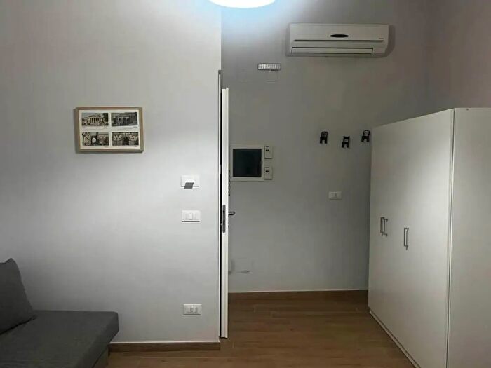 Appartamento trilocale in vendita in Via Vittorio Emanuele, Palermo