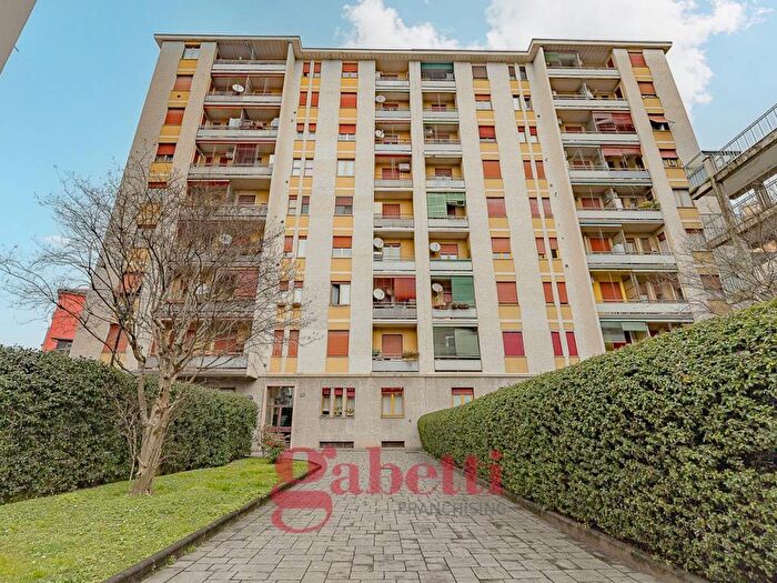 Appartamento bilocale in affitto in Viale Caterina da Forlì, Gambara, Milano