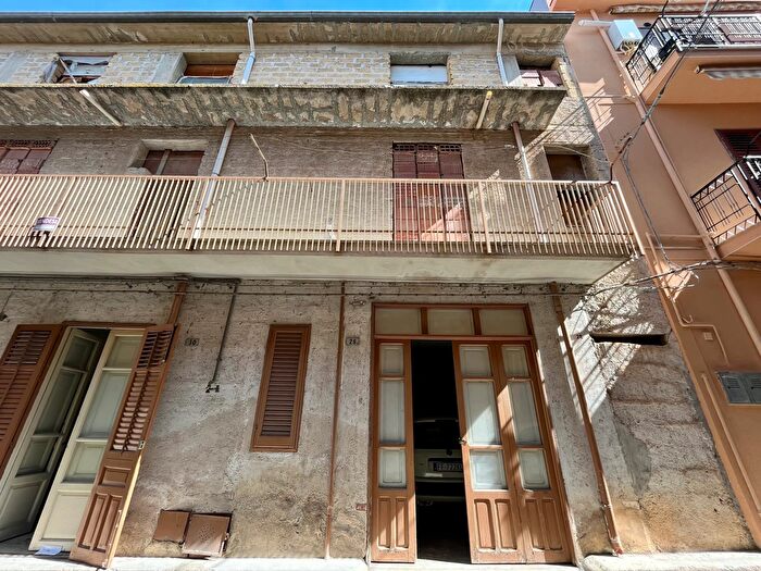 Casa con 5 locali in vendita in Partinico Via Nicolosi, Partinico