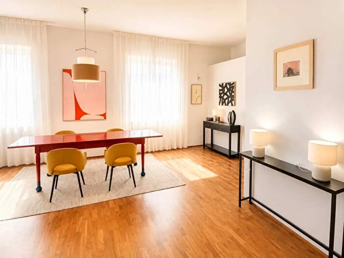 Appartamento in affitto in Viale Regina Giovanna, Milano
