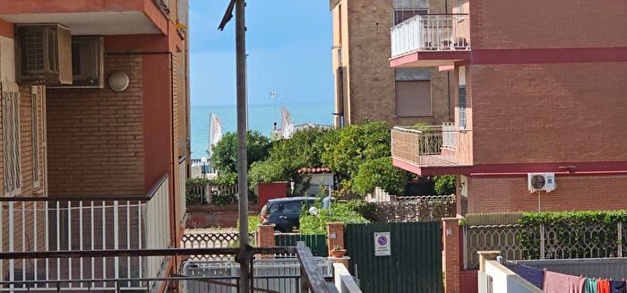 Appartamento trilocale in vendita in Via Polonia, Pomezia