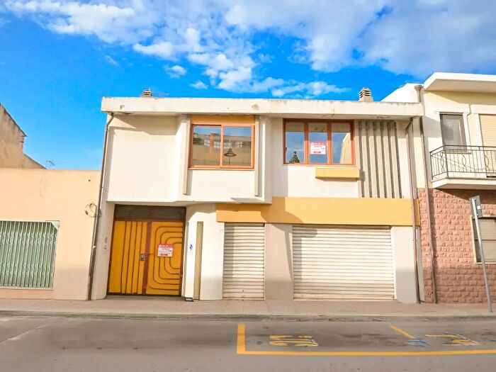 Casa con 5 locali in vendita in Via Roma, Muravera