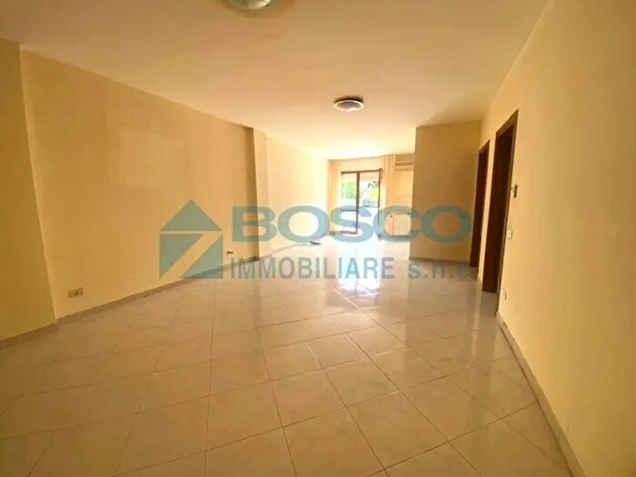 Appartamento quadrilocale in vendita in Via San Martino, Follo