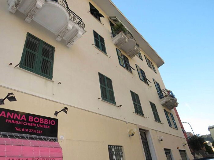Appartamento con 5 locali in affitto in Via Emilio Massone, Sturla, Genova