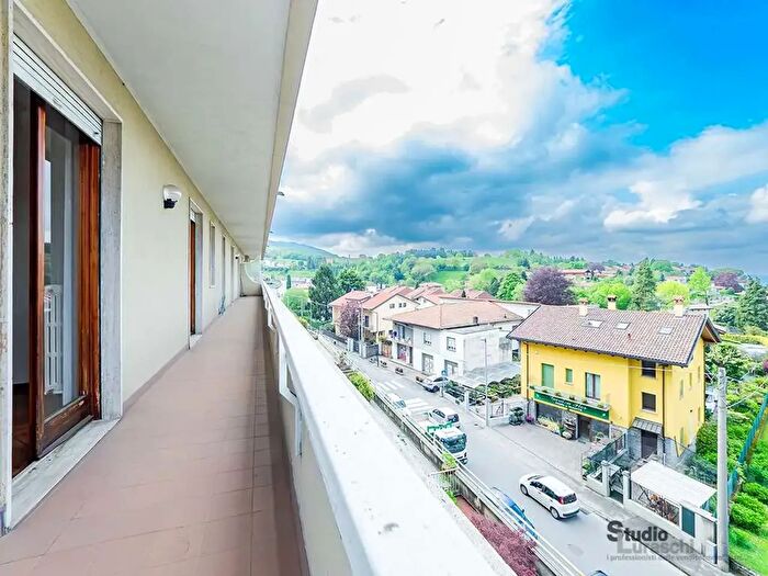 Appartamento trilocale in vendita in Via IV Novembre, Galbiate